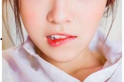 娱乐吃瓜酱送口红视频下载,美妆达人教你轻松get唇色新潮流