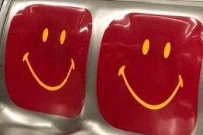 幽默吃娱乐圈瓜文案,幽默文案揭秘明星幕后趣事